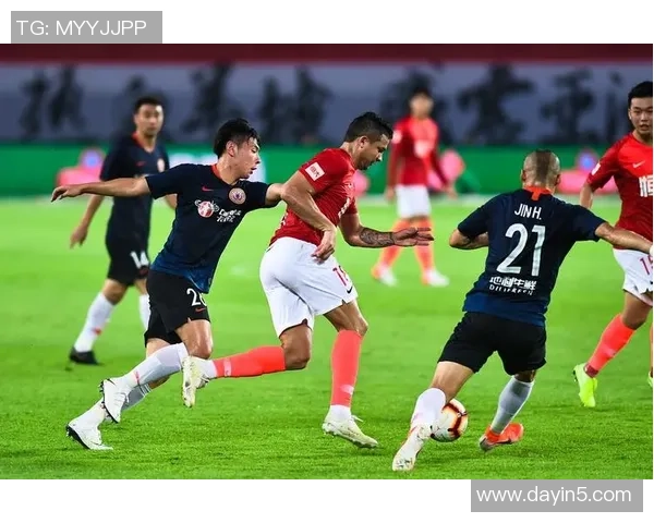 成都排球队以78分领跑邀请赛积分榜展现强劲实力与竞争优势 成都排球队以78分领跑邀请赛积分榜展现强劲实力与竞争优势