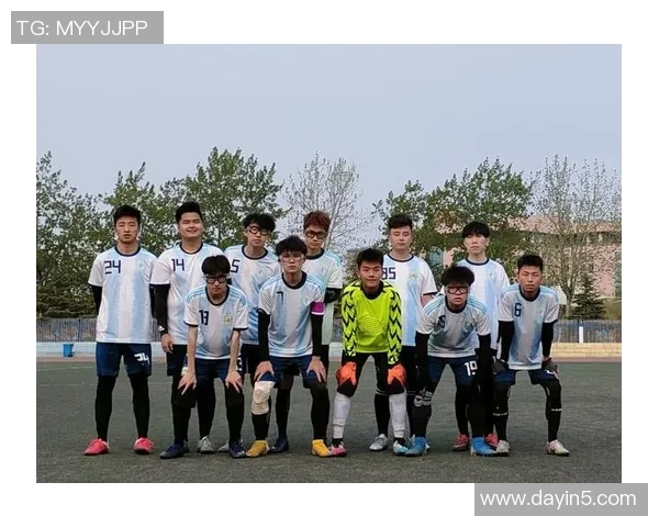 武汉足球队在邀请赛中的团队协作表现分析与评价 武汉足球队在邀请赛中的团队协作表现分析与评价