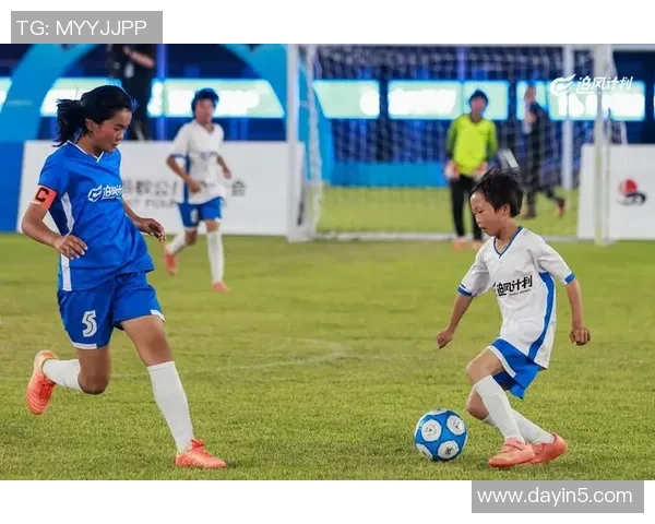 青春岁月里的足球传奇与梦想追逐的回忆 青春岁月里的足球传奇与梦想追逐的回忆